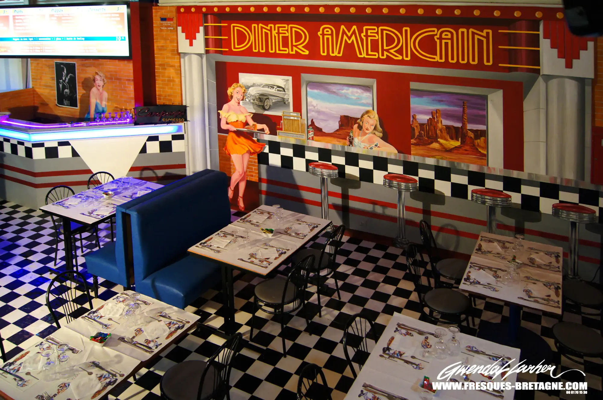 Décor de diner américain en trompe-l'œil, restaurant de burgers du bowling Le Corsaire, Morlaix